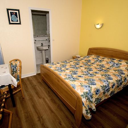 Hotel Le Plat D'Etain Brou Екстер'єр фото